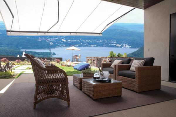 7 Selling  Points to Close More Retractable Awning Deals